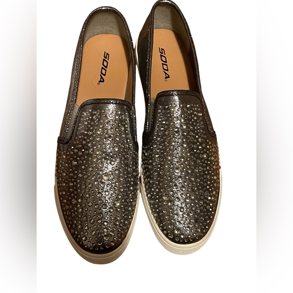 NWOT Soda slip on metallic grey with gemstones on front